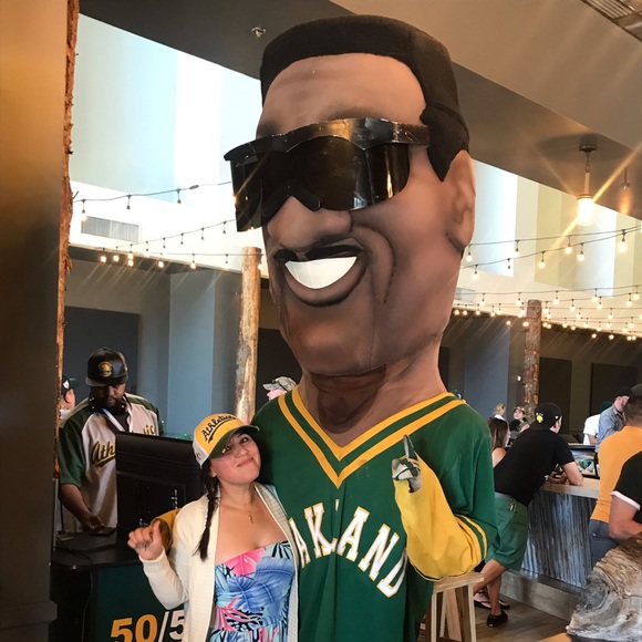 Meet your Posher, Cyn - Picture 5 of 6